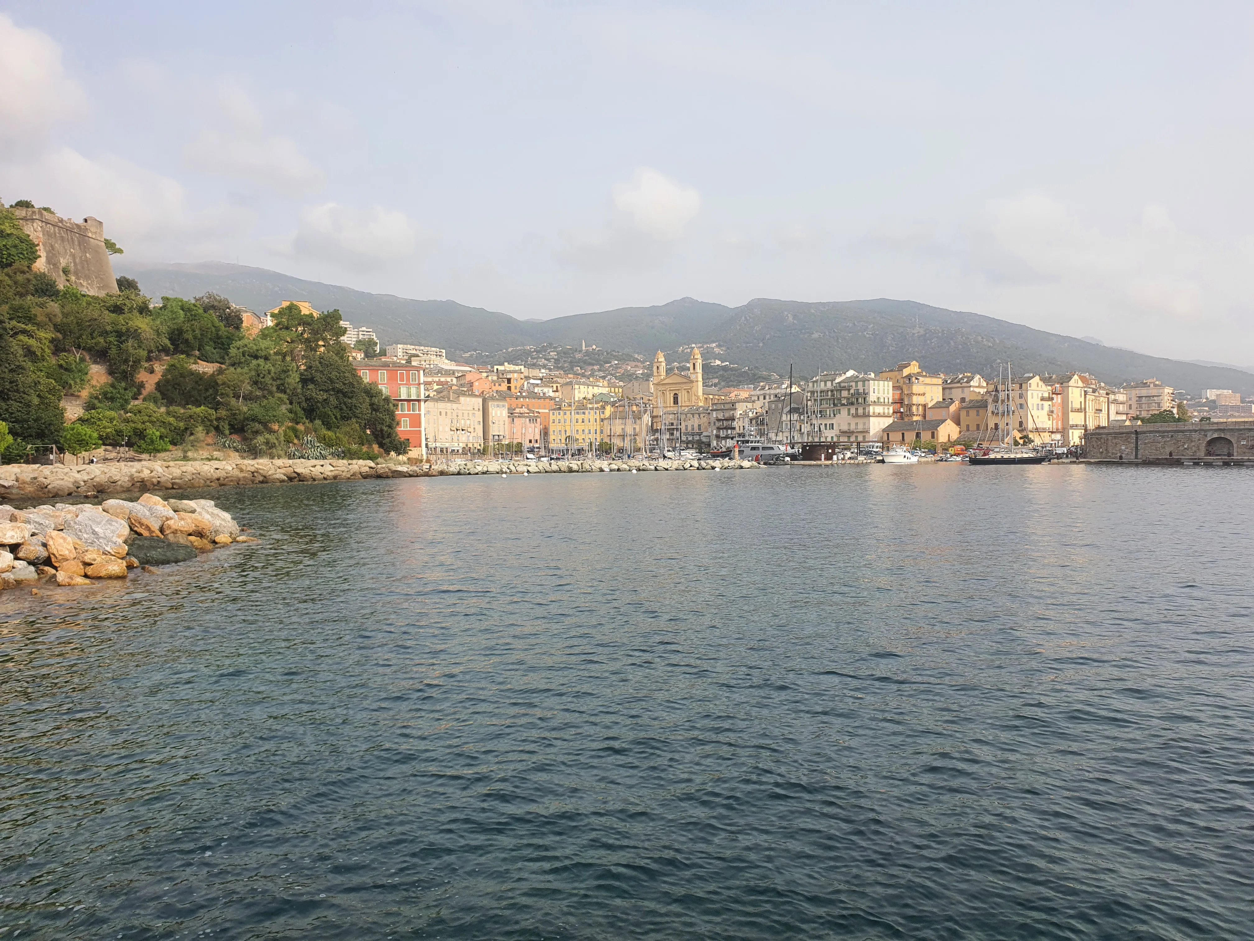 Redescende vers le port