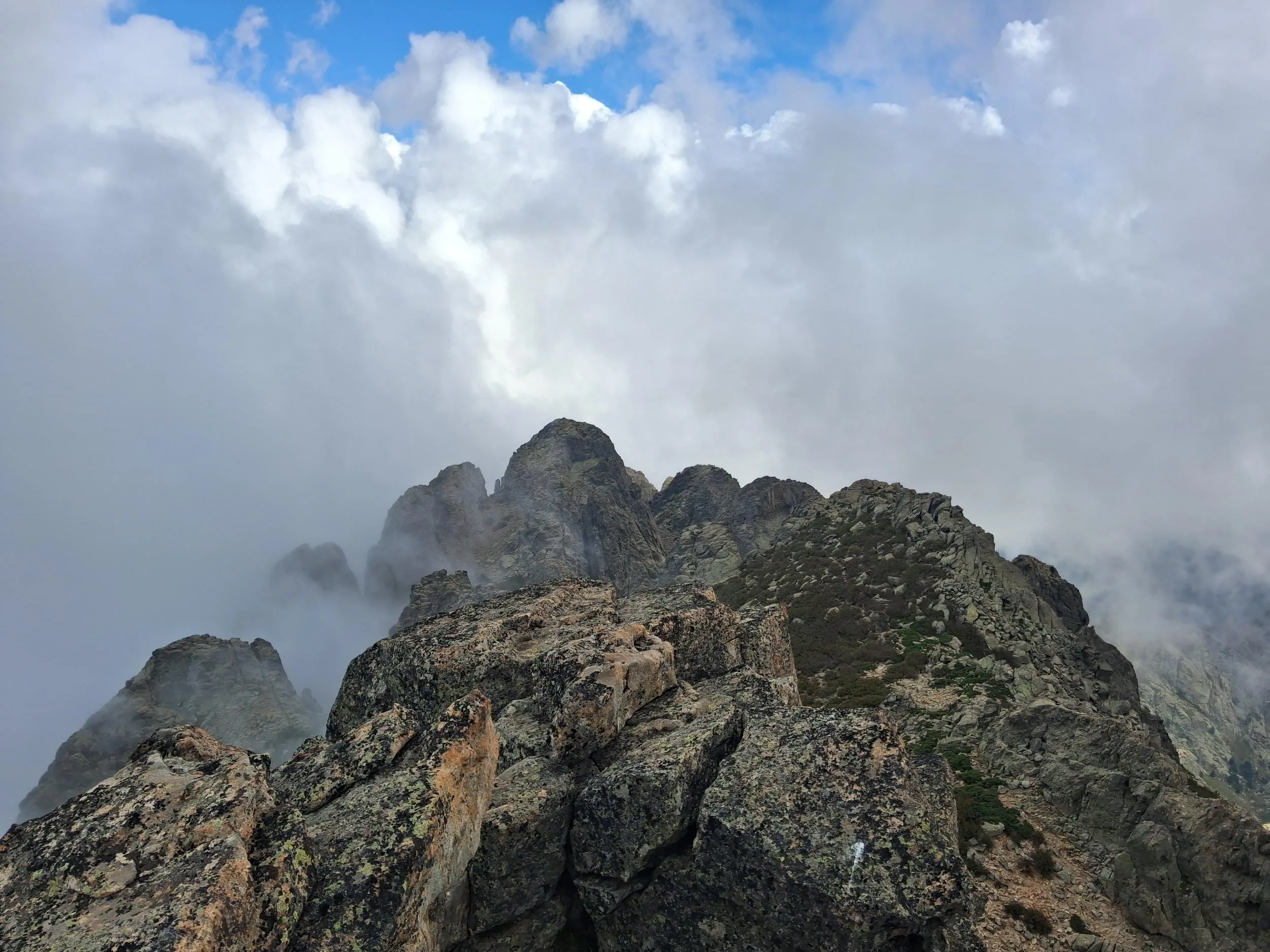 Sommet et vue du sommet