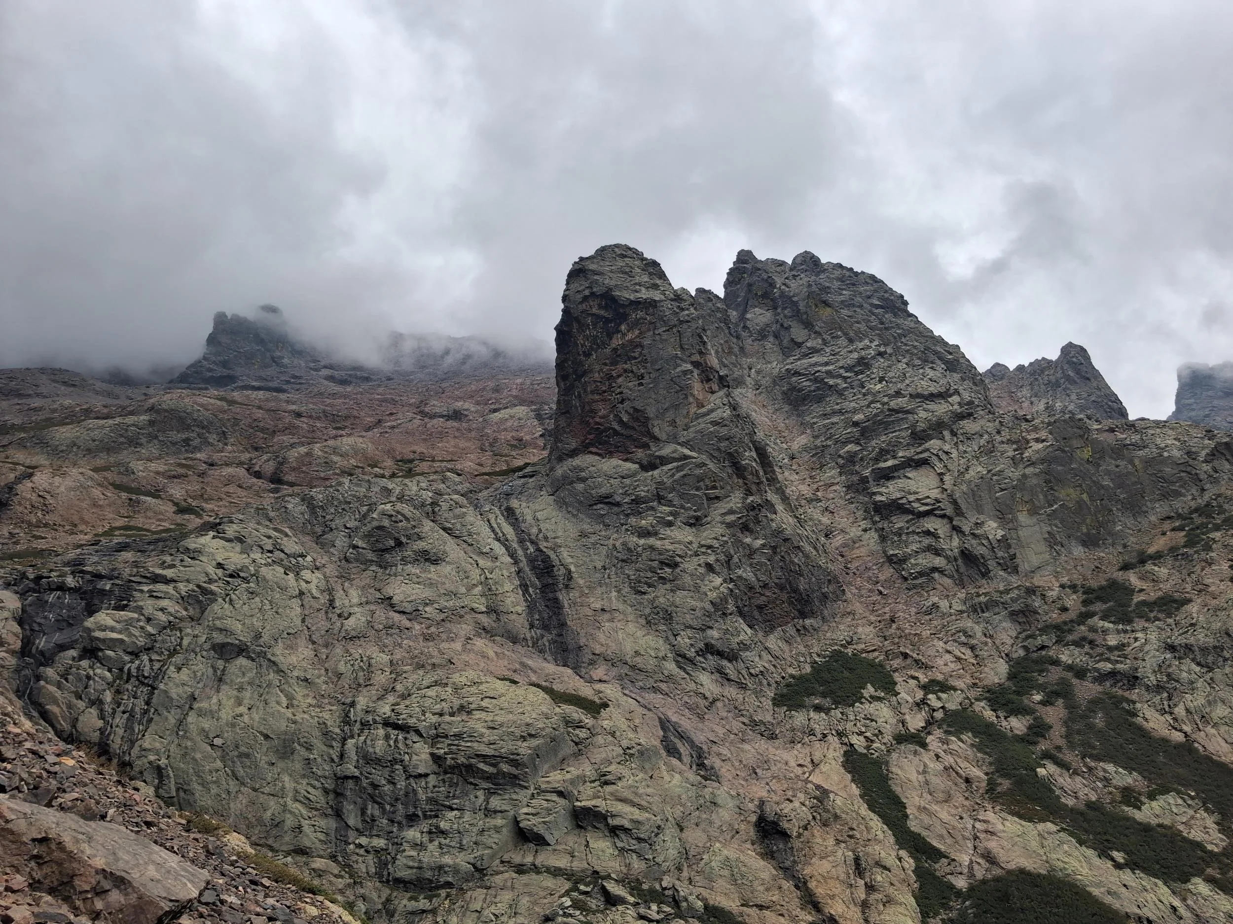 Descente sous la pluie