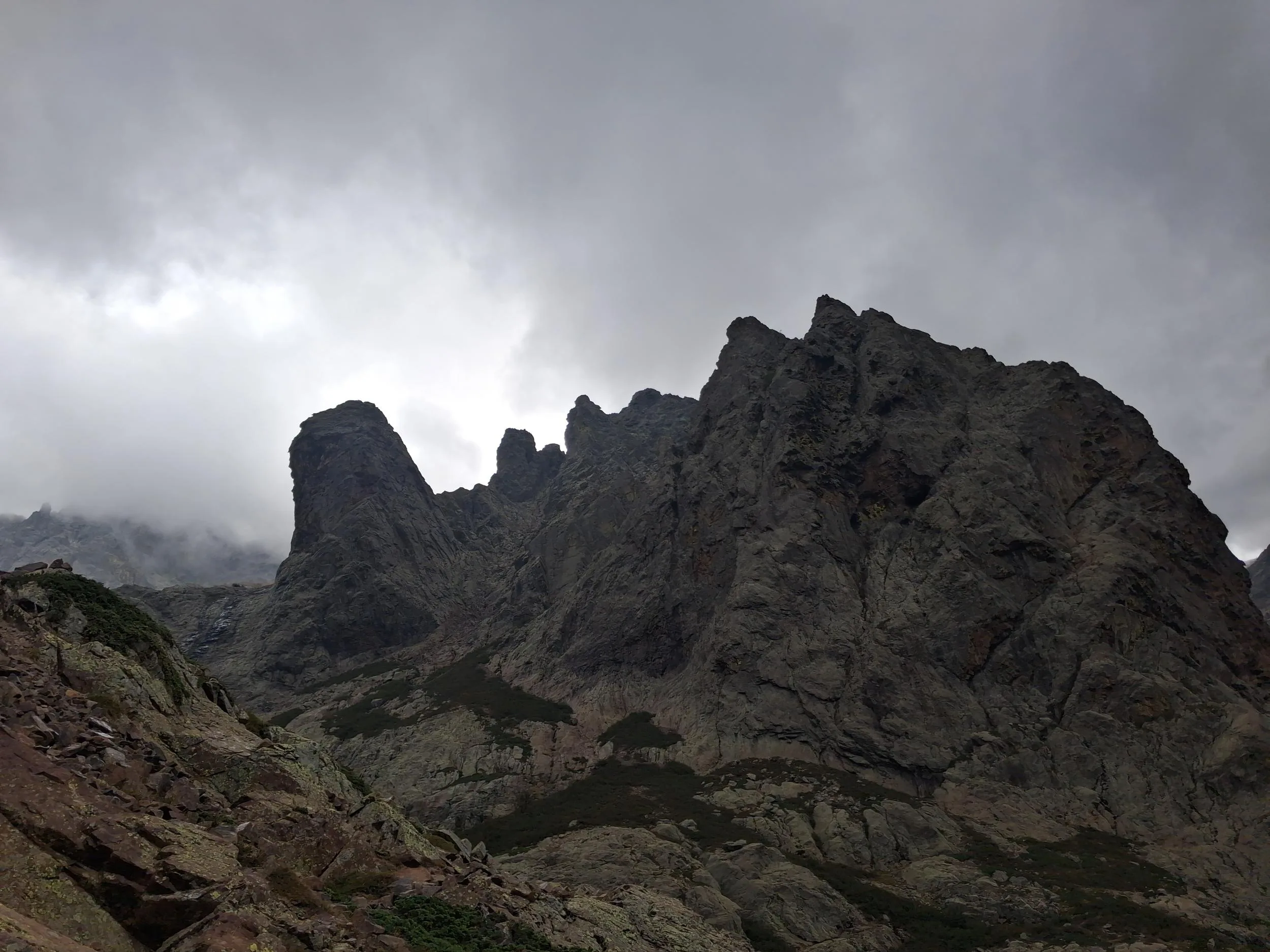Descente sous la pluie